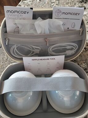 momcozy Wearable Breast Pump - Gray